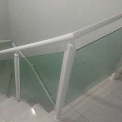 Corrimão branco