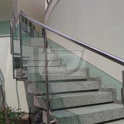 corrimão de inox com vidro