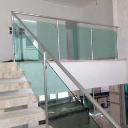 corrimão de inox com vidro