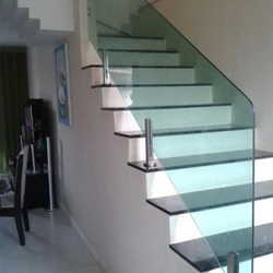 corrimão de vidro é inox