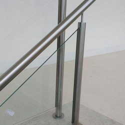 corrimão em aço inox escovado