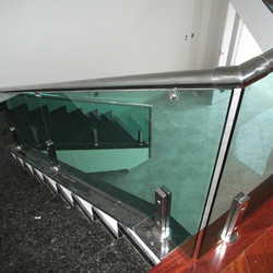 corrimão em aço inox escovado