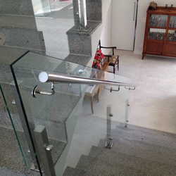 corrimão inox com vidro