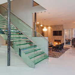 escada de vidro com inox