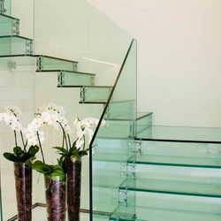 Escada de vidro temperado
