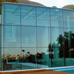 fachada em vidro