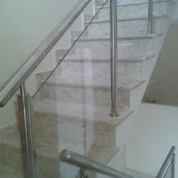guarda corpo de inox com vidro
