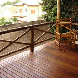 guarda corpo em madeira
