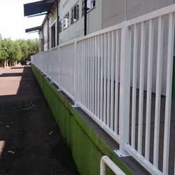 Guarda corpo metalon