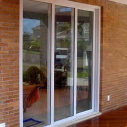 porta balcão de vidro