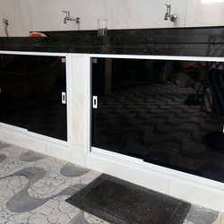 Porta de vidro para pia